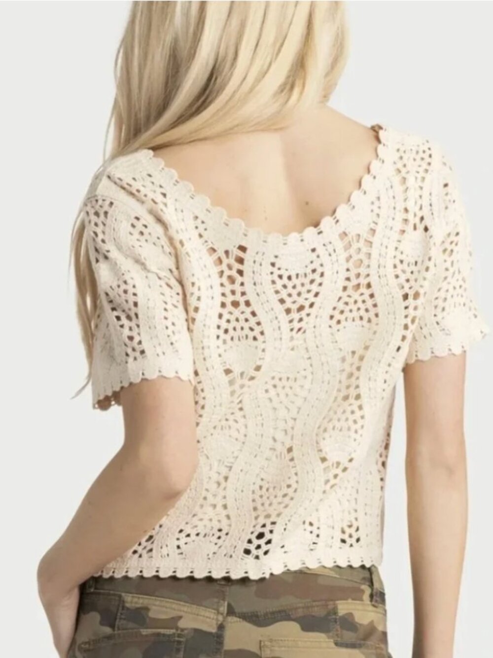 Jessica Simpson - Crochet Top - Picture 3 of 5